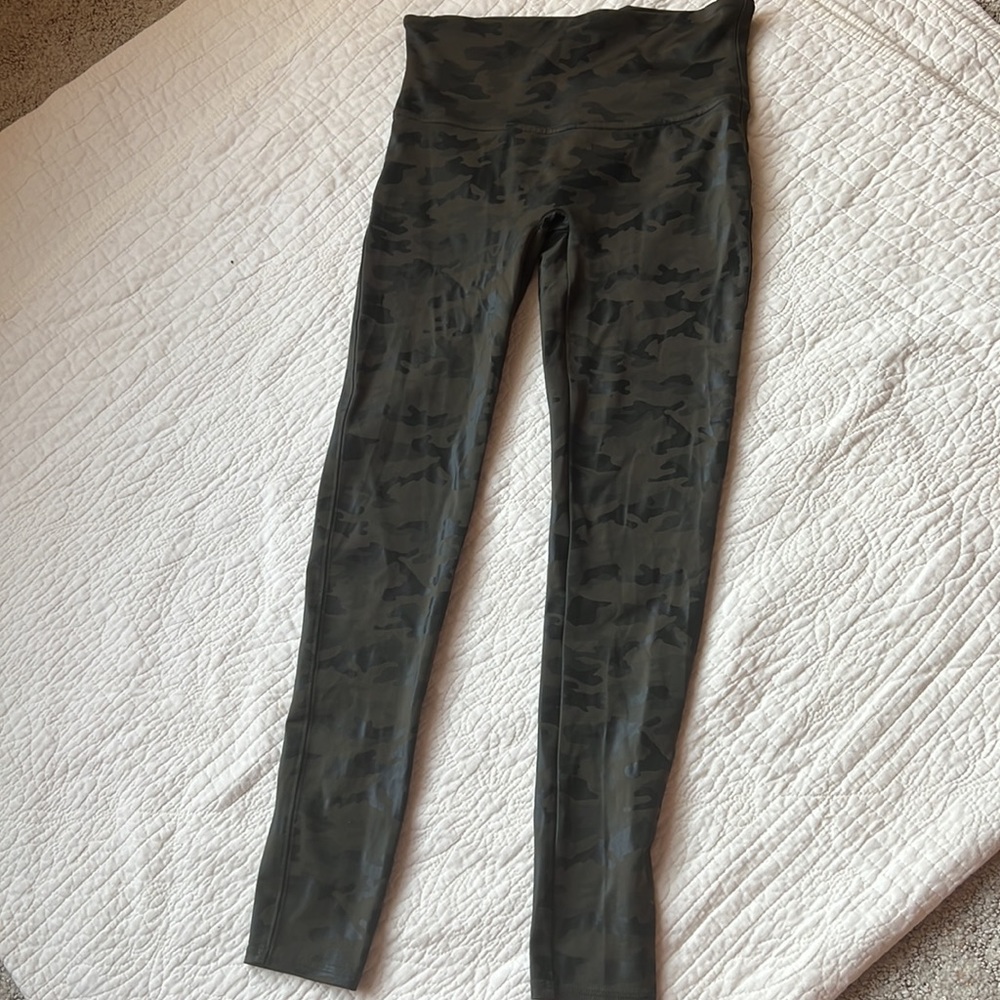 Spanx faux leather camo leggings!  New condition!